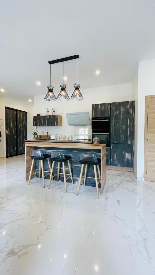 Sakina Appartement En Bord De Sorgue Фонтен-де-Воклюз Екстер'єр фото